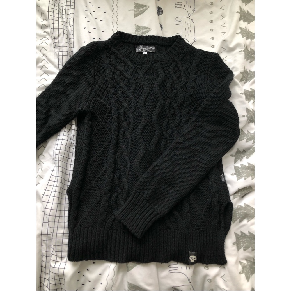 Black fit sweater